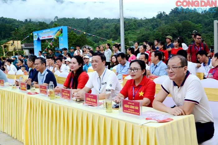 Các đại biểu dự khai mạc giải. Ảnh: Quốc Hồng