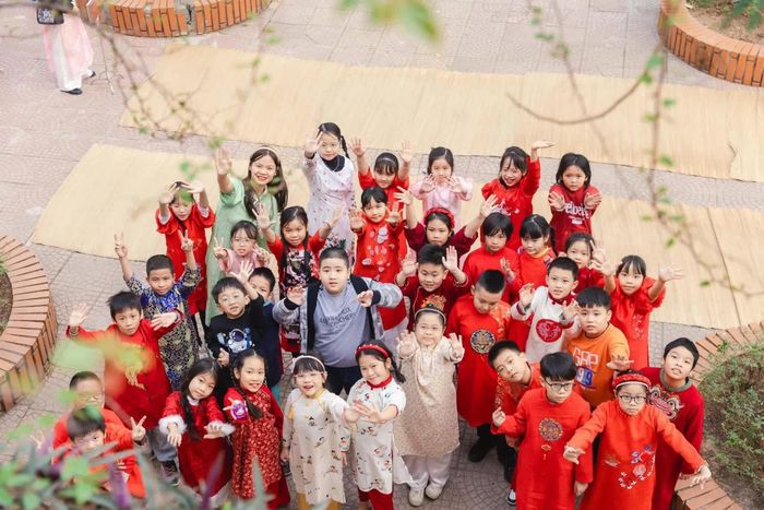 Với cô giáo chủ nhiệm lớp 5A12, điều ý nghĩa nhất sau cuộc bình chọn không chỉ nằm ở kết quả, mà là những giá trị về yêu thương, tôn trọng và gắn kết tiếp tục được vun đắp trong đời sống học đường.