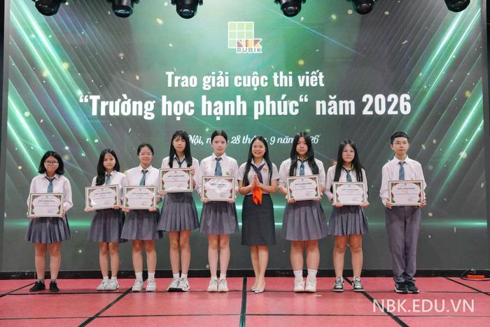Bên cạnh hoạt động dạy và học, nhà trường cũng cần tạo nhiều cơ hội để học sinh trải nghiệm, sáng tạo, phát huy năng lực, khám phá bản thân và xây dựng những mối quan hệ tích cực.