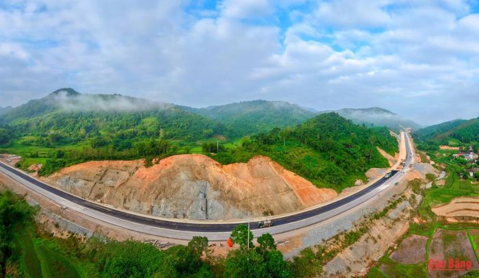 Tuyến cao tốc Đồng Đăng - Trà Lĩnh khi hoàn thiện sẽ góp phần thúc đẩy tăng trưởng kinh tế của tỉnh.