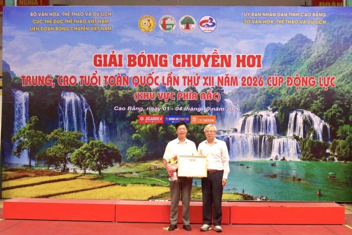 Trung ương Hội Người cao tuổi Việt Nam tặng bằng khen cho Sở Văn hóa, Thể thao và Du lịch tỉnh Cao Bằng.
