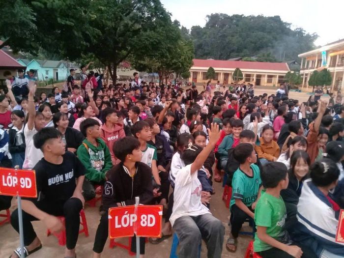 Một hoạt động tuyên truyền chống tảo hôn và hôn nhân cận huyết tại Trường Trung học cơ sở xã Phiêng Cằm, tỉnh Sơn La. Ảnh: Vũ Điền