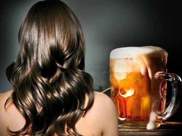 Để đạt hiệu quả tốt nhất, bạn cần để bia bay hơi hết cồn và gas trước khi sử dụng, tránh làm tóc bị khô cứng. 