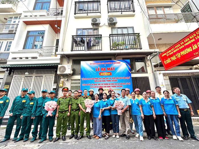 Nhiều điểm chữa cháy công cộng và tổ liên gia an toàn PCCC được ra mắt 