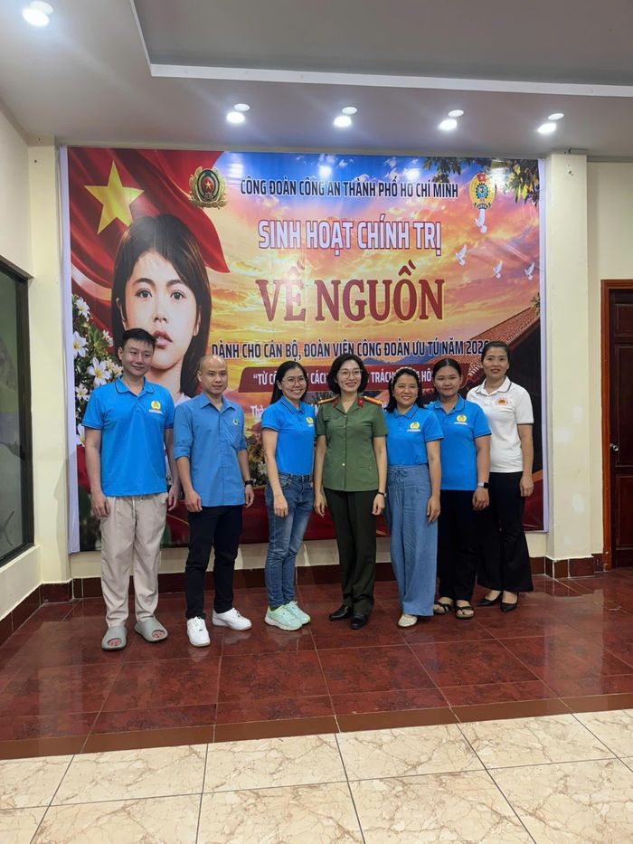 Đoàn viên Công đoàn Xí nghiệp in Nguyễn Minh Hoàng