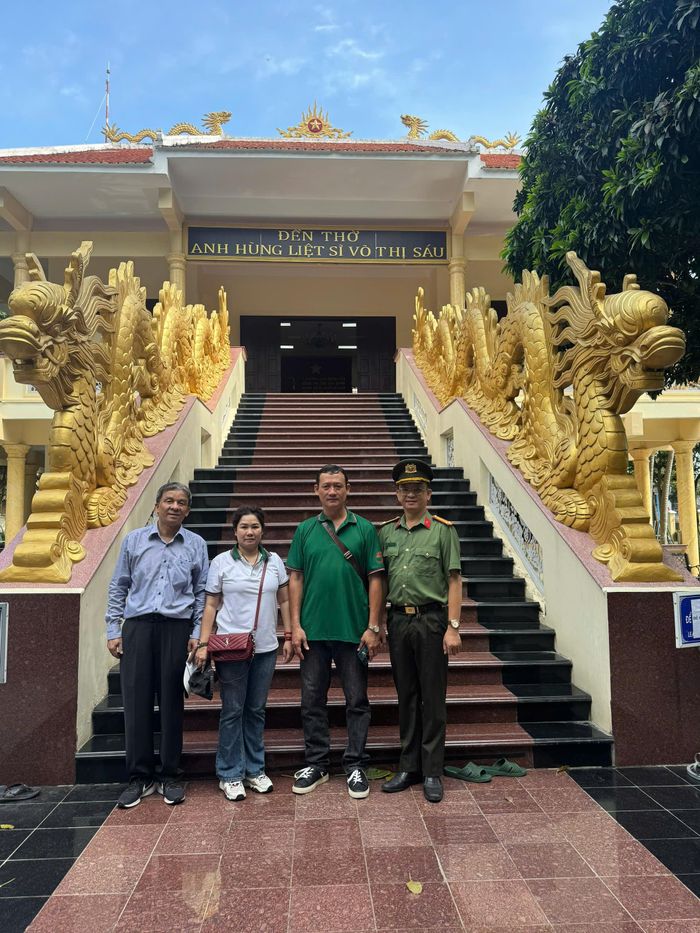 BCH Công đoàn và Đoàn viên Công đoàn Ban Chuyên đề CATP tại đền thờ AHLS Võ Thị Sáu