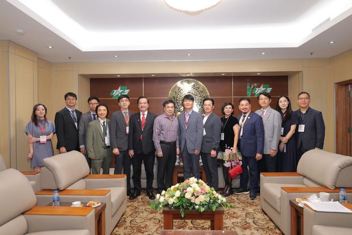 Với 8 báo cáo khoa học tại Hội thảo Khoa học Thẩm mỹ Việt - Hàn 2026 tập trung vào chỉ nâng PDO, silicone in 3D, HIFU, RF, skin booster và nhiều kỹ thuật khác.