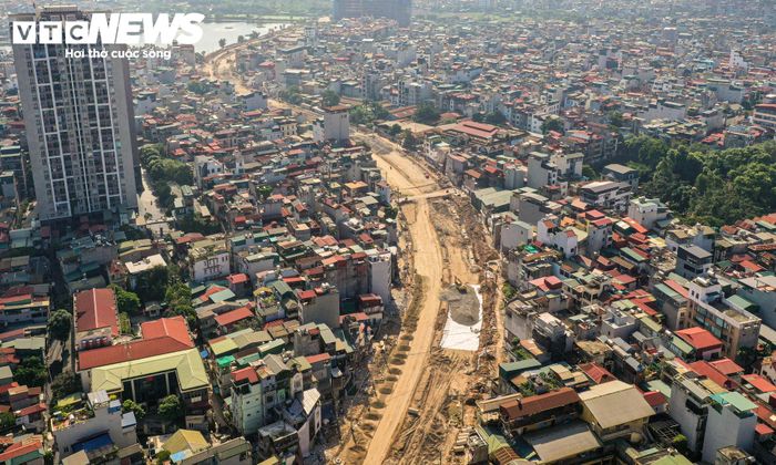 Ba đoạn gồm Dịch Vọng - Dương Đình Nghệ dài 710 m, mặt cắt 50 m; Vũ Phạm Hàm - Trần Duy Hưng dài 600 m, mặt cắt 40 m; Ngụy Như Kon Tum - Nguyễn Trãi dài 950 m, mặt cắt 40 m.