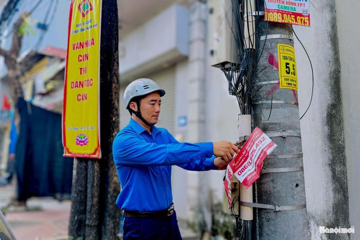 Đối với các hạ tầng kỹ thuật đặc thù như tủ điện, trụ điện, cột viễn thông và hệ thống chiếu sáng, UBND xã chủ động phối hợp chặt chẽ với các đơn vị quản lý chuyên ngành. Việc xử lý được tính toán kỹ lưỡng nhằm bảo đảm an toàn kỹ thuật, không làm ảnh hưởng đến vận hành của hệ thống.