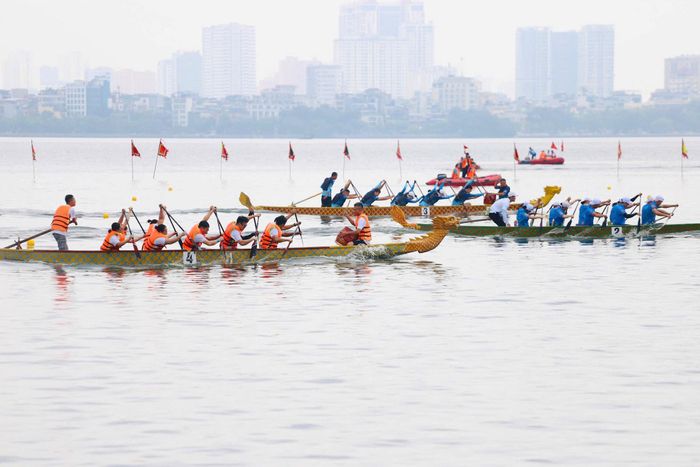 Giải đấu quy tụ gần 900 vận động viên tham gia tranh tài. Ảnh: Thuần Thư