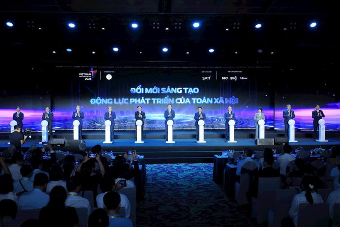 Các đại biểu thực hiện nghi thức phát động Ngày hội Đổi mới sáng tạo quốc gia năm 2026. Ảnh: Truyền thông KHCN