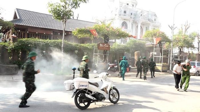 Thực tập phương án chữa cháy, cứu nạn, cứu hộ là biện pháp quan trọng nhằm nâng cao hiệu quả công tác phòng, chống cháy nổ và xử lý kịp thời các tình huống cháy nổ xảy ra. Ảnh: Biên Phạm