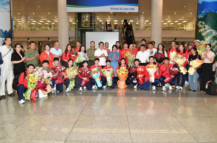 Đoàn vận động viên thể thao Việt Nam trở về từ ASIAD 20. Ảnh: Phạm Dương