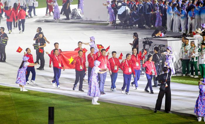 Đoàn Thể thao Việt Nam tại Lễ bế mạc. Ảnh: Bùi Lượng