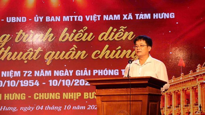 Phó Chủ tịch UBND xã Tam Hưng Nguyễn Thành Nam phát biểu tại chương trình. Ảnh: Bình Minh