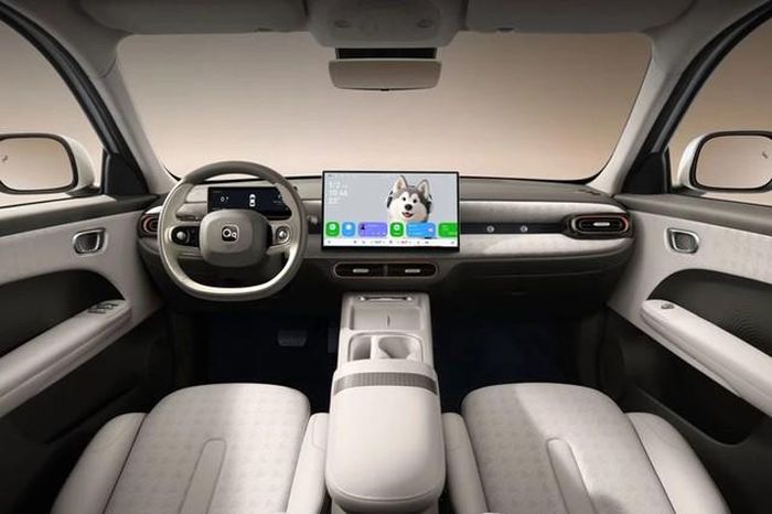 Một trong những điểm đáng chú ý nhất trên Chery QQ3 EV Modern Edition là hệ thống buồng lái thông minh Lingxi tích hợp trí tuệ nhân tạo.