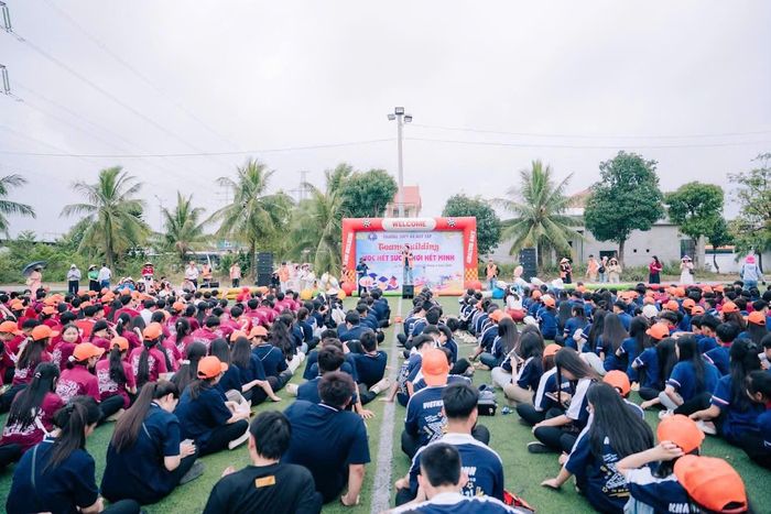 Nhiều trường thường xuyên tổ chức các chương trình trải nghiệm ngoại tỉnh với sự tham gia của đông học sinh. Ảnh: N.T