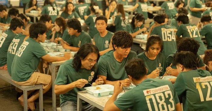 Trại Buôn Người đang thống lĩnh BXH phòng vé.