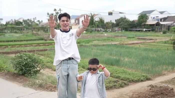 Trước khi rời Hội An, Lê Dương Bảo Lâm gửi lời chúc đến chương trình và các cặp bố con còn lại