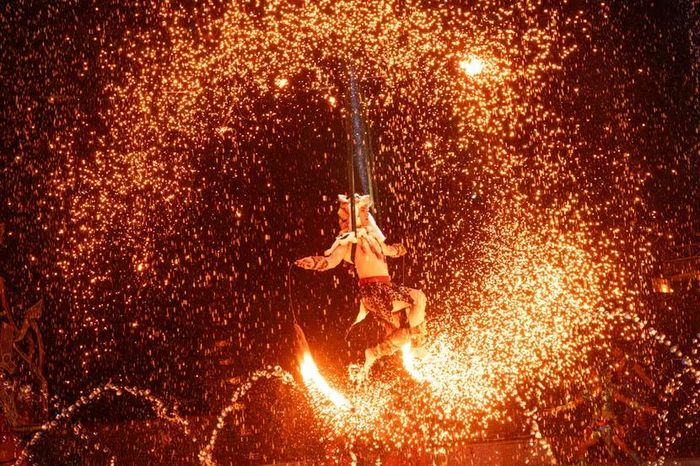 Làm mới nghệ thuật truyền thống có thể bắt đầu từ việc tìm cho những giá trị cũ một phương thức kể chuyện mới