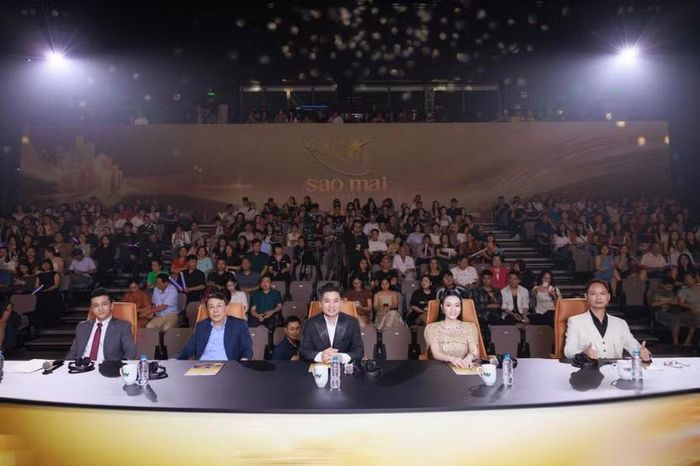 Hội đồng Giám khảo đưa ra những nhận xét thẳng thắn, giúp các thí sinh nhận diện rõ hơn điểm mạnh và những điều cần hoàn thiện ở các vòng thi tiếp theo