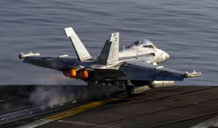 Hải quân Mỹ xác định EA-18G Growler có khả năng thực hiện nhiều nhiệm vụ chế áp hệ thống phòng không và hỗ trợ máy bay tấn công trong môi trường được bảo vệ nghiêm ngặt.