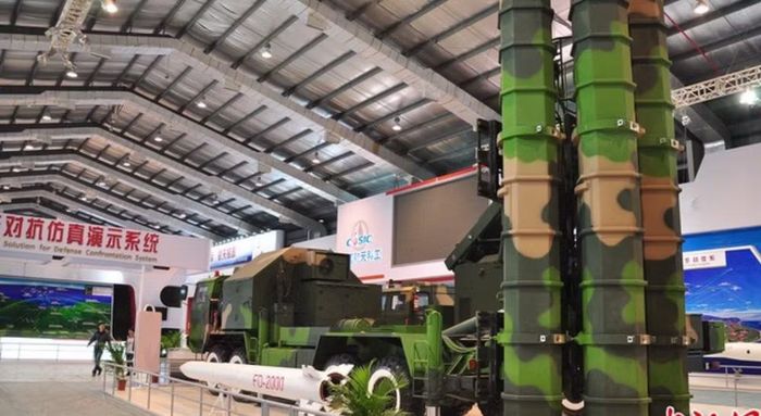 Bên cạnh khí tài Nga, Belarus và Israel, nước này ngày càng tăng cường hợp tác quốc phòng với Trung Quốc và Pakistan, trong đó có tiêm kích JF-17C Block III.