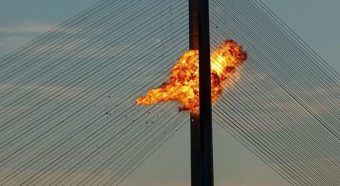 Cách thiết kế này phù hợp với những mục tiêu có cấu trúc chịu lực, trong đó có cột điện hoặc các bộ phận bằng thép.