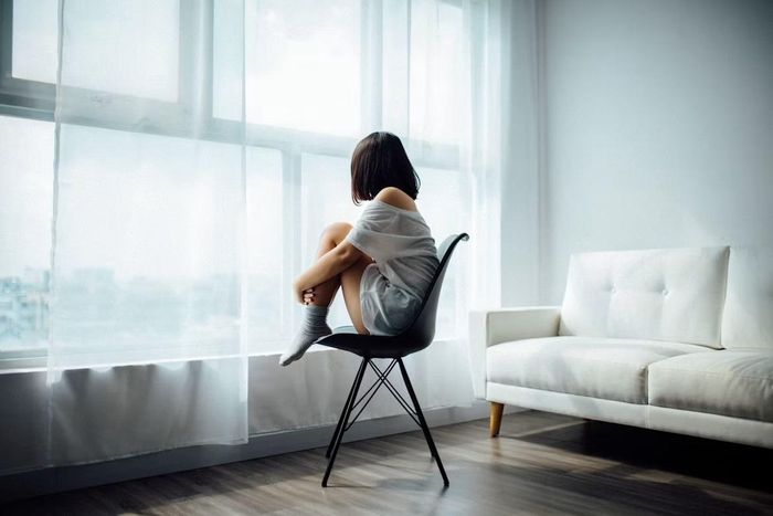 Điều đáng sợ của thao túng tâm lý không chỉ là tổn thương, mà là khiến nạn nhân dần không còn chắc chắn điều mình nhìn thấy có phải sự thật. Ảnh: Unsplash.