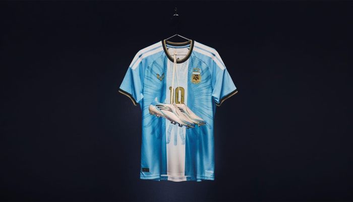 Chiếc áo số 10 gắn liền với sự nghiệp của Messi, tạo ra kỳ vọng cho người kế nhiệm. Ảnh: Adidas.