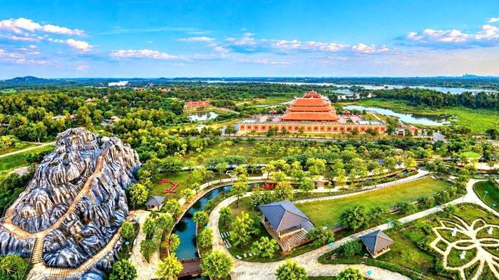 Khu Nghi lễ thờ Tổ nhìn từ trên cao