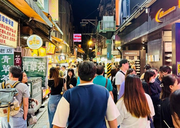 Chợ đêm Sĩ Lâm (Shilin) sôi động với hàng quán tấp nập hằng đêm