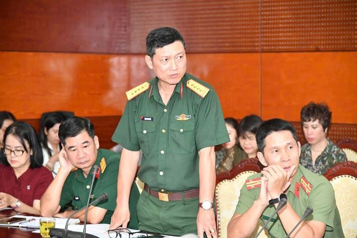 Đại diện Cục Công tác chính trị (X03) thuộc Bộ Công an; đại diện Phòng Thể dục thể thao thuộc Cục Quân huấn - Nhà trường, Bộ Tổng Tham mưu Quân đội nhân dân Việt Nam phát biểu ý kiến