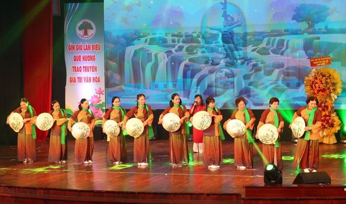 Lễ tổng kết và trao giải Liên hoan tiếng hát dân ca Người cao tuổi khu vực VI các tỉnh, thành phía Nam, vào tối 5.10 tại Cần Thơ