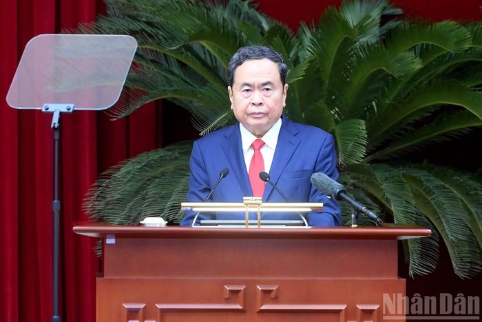 Đồng chí Trần Thanh Mẫn, Ủy viên Bộ Chính trị, Chủ tịch Quốc hội điều hành phiên khai mạc hội nghị.