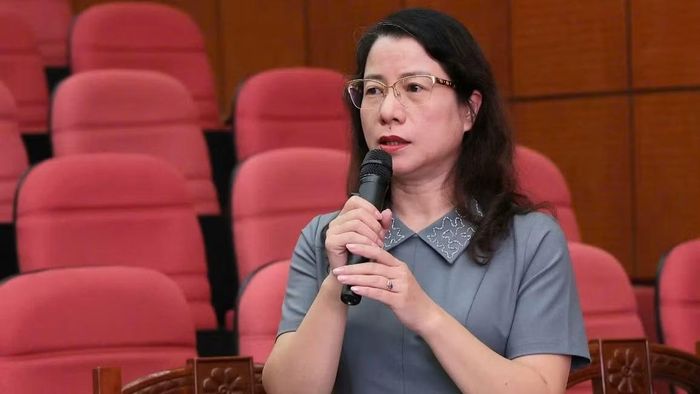 Bà Lê Lan Hương, Phó Vụ trưởng Vụ Tổ chức cán bộ, Bộ Y tế cung cấp thông tin về chính sách đãi ngộ cho nhân viên y tế.