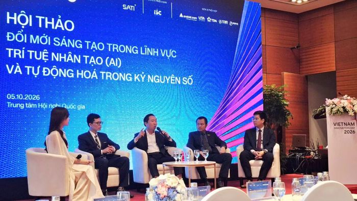 Phiên thảo luận tại Hội thảo “Đổi mới sáng tạo trong lĩnh vực Trí tuệ nhân tạo (AI) và Tự động hóa trong kỷ nguyên số”. (Ảnh QUANG HUY)