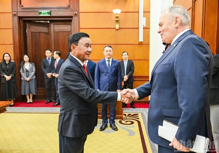 Đồng chí Thường trực Ban Bí thư Trần Cẩm Tú đánh giá cao quan hệ đoàn kết, hữu nghị và hợp tác giữa hai Đảng, hai nước trong nhiều năm qua. (Ảnh: DUY LINH)