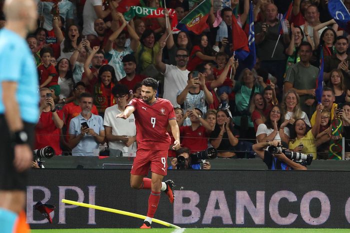 Goncalo Ramos mừng bàn thắng ấn định tỷ số 2-1 cho đội tuyển Bồ Đào Nha trước Na Uy. Ảnh: AP 