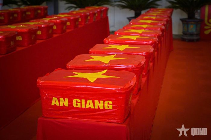 Hơn 15.000 mẫu hài cốt liệt sĩ của An Giang, Cần Thơ, Đồng Tháp, Vĩnh Long và Cà Mau được bảo quản trong các thùng chuyên dụng. 