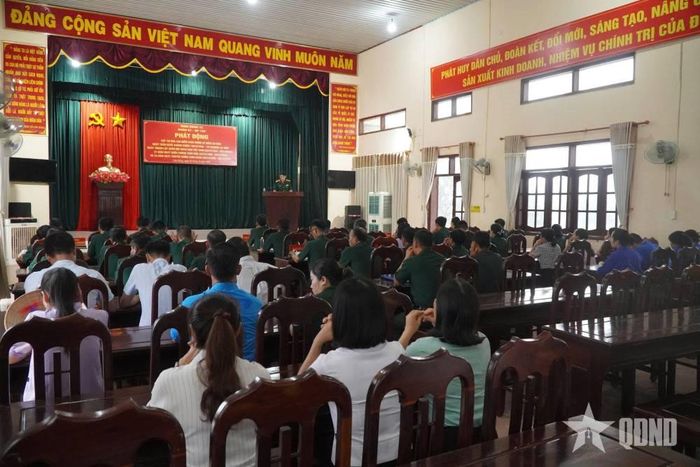  Quang cảnh buổi lễ phát động.