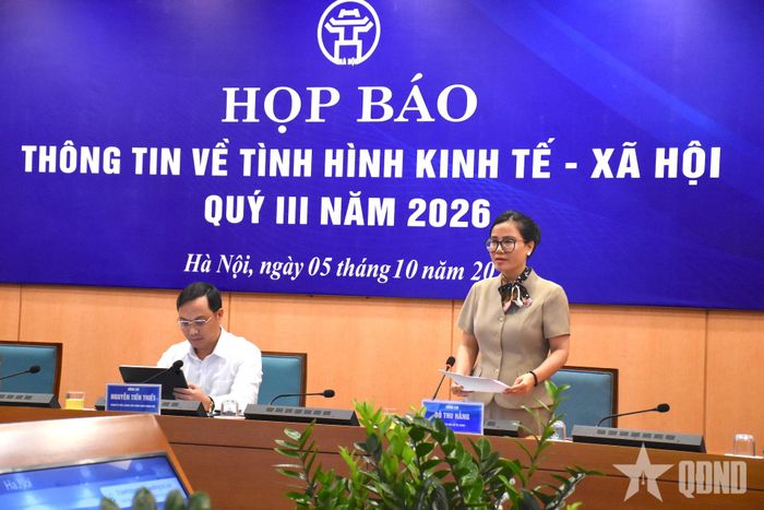  Phó giám đốc Sở Tài chính TP Hà Nội Đỗ Thu Hằng phát biểu tại họp báo.   