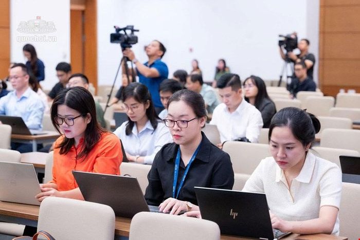  Quang cảnh buổi gặp mặt.