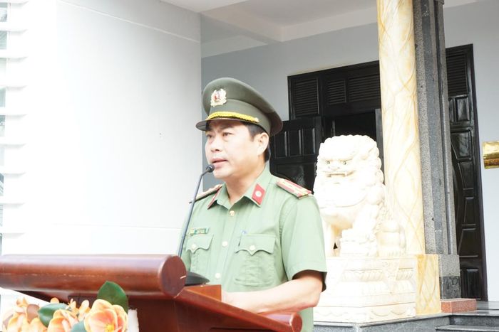 Lãnh đạo Công an thành phố nhận xét tại Lễ chào cờ