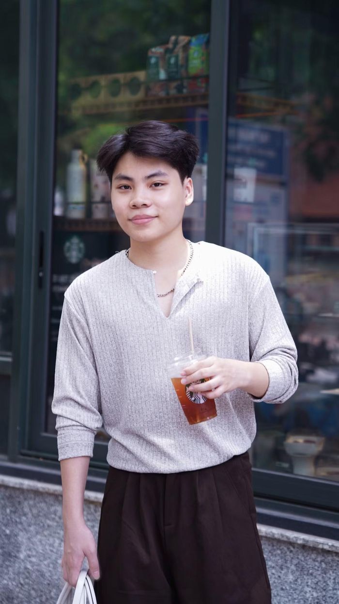 Ngoài giảng đường, Đặng Anh Tài có thêm những trải nghiệm trong môi trường xuất bản và truyền thông.