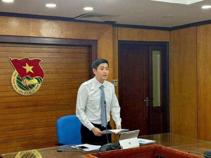 Anh Lâm Tùng - Ủy viên Ban Thường vụ, Phó Trưởng ban Công tác thanh thiếu nhi T.Ư Đoàn, Phó Chủ tịch thường trực T.Ư Hội Sinh viên Việt Nam phát biểu chỉ đạo.