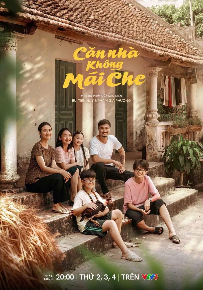 Poster phim 'Căn nhà không mái che'.