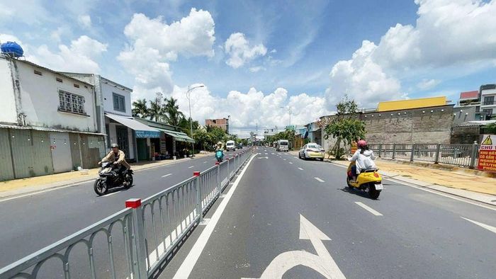 Rạch Bà Tiếng (phường An Lạc, TPHCM) được cải tạo kết hợp mở rộng đường. Ảnh: HOÀNG KIM