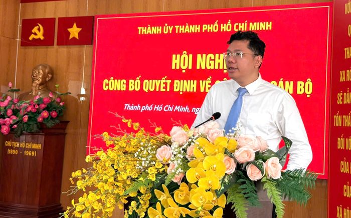 Đồng chí Hoàng Nguyên Dinh phát biểu tại chương trình. Ảnh: THÁI PHƯƠNG
