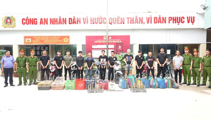  Công an TPHCM đã khởi tố, bắt 12 người để điều tra về hành vi "Trộm cắp tài sản". Ảnh: KIẾN VĂN 